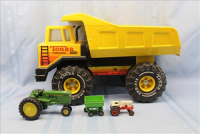 Sale Image for Large Public Auction