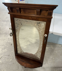 Sale Image for Smalls Overstock Online Auction