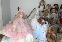 Sale Image for Large Public Auction - Real Estate & Contents