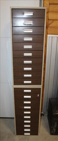 Sale Image for Large Public Auction