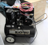 Sale Image for Large Public Auction