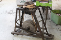 Sale Image for Large Public Auction