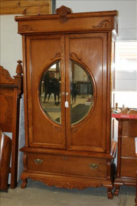 Sale Image for Large Public Auction