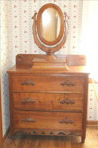 Sale Image for Online Estate Auction