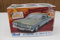 Sale Image for Large Public Auction