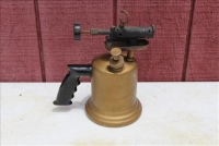 Sale Image for Large Public Auction