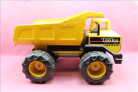 Sale Image for Large Public Auction