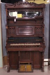 Sale Image for Super Antique Auction Online