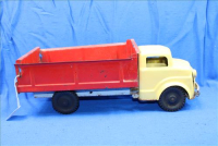 Sale Image for Large Public Auction