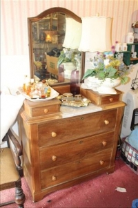 Sale Image for Marilyn's Antiques