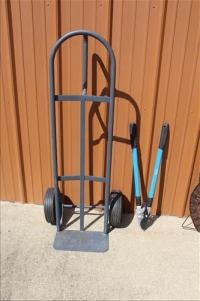 Sale Image for Large Public Auction