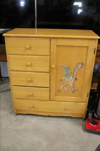 Sale Image for Large Public Auction