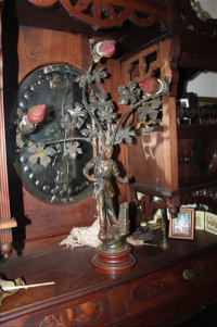 Sale Image for Large Public Auction