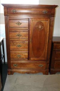 Sale Image for Large Public Auction