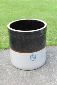 Sale Image for Large Public Auction