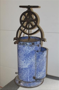 Sale Image for Large Public Auction