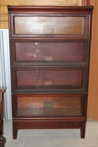 Sale Image for Large Public Auction