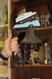 Sale Image for Large Public Auction