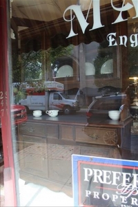 Sale Image for Marilyn's Antiques