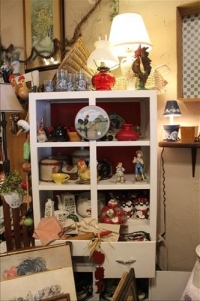 Sale Image for Marilyn's Antiques