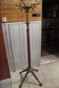 Sale Image for Large Public Auction