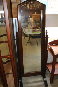 Sale Image for Large Public Auction