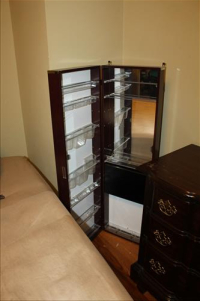 Sale Image for Large Public Auction