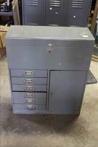 Sale Image for Large Public Auction