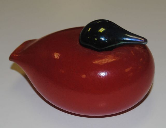 Iittala Glass Bird by Glass Artist, Oiva Toikka.  Signed "O. Toikka, Nuutajarvi, IT."