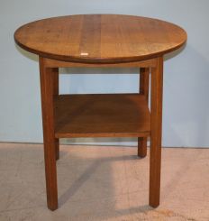 Round Mission Oak Lamp Table with Bottom Shelf