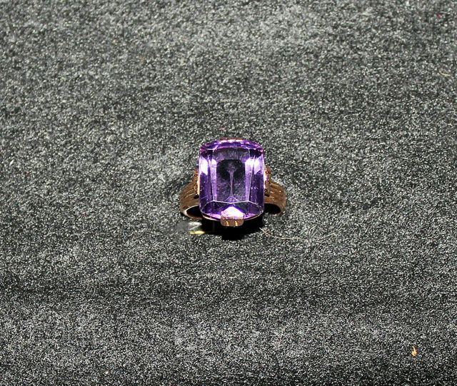 Ladies 14 kt. Gold Ring with Oval Cut Andalvsite Set