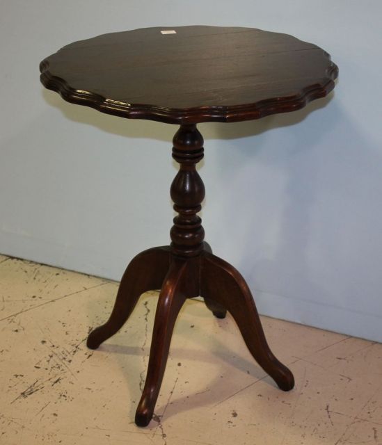 Mahogany Tilt Top Table
