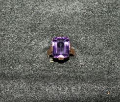 Ladies 14 kt. Gold Ring with Oval Cut Andalvsite Set