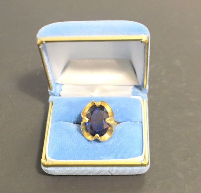 10K Gold Ladies Ring with Blue Stone