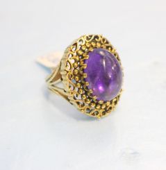 Ladies Ring with Amethyst