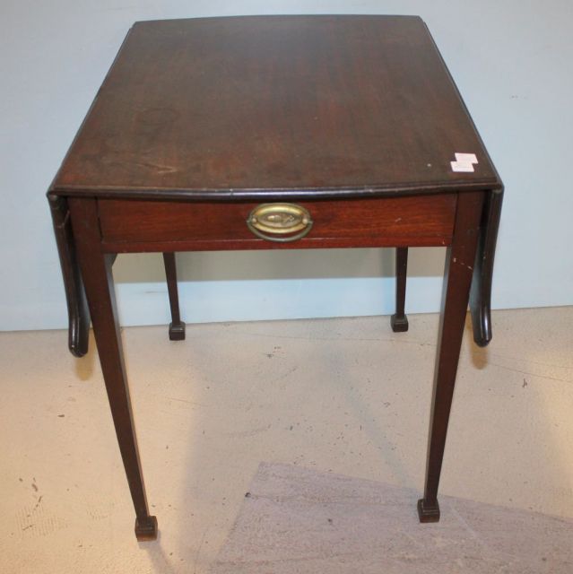 19th Century Hepplewhite Drop Leaf Table