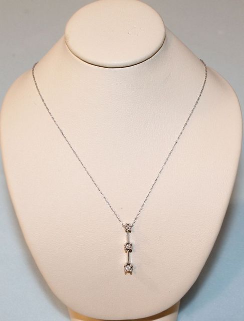 14K White Gold Necklace 18" Chain, .30 TC W Set