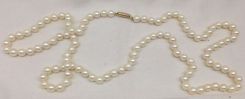 One even single strand pearl necklace 30.0