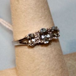 10K Ring, Three Stones, 1.00d; Size 7 1/4