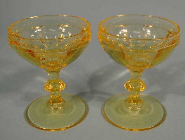 2 Heisey Sahara "Old Sandwich" Champagne Stems