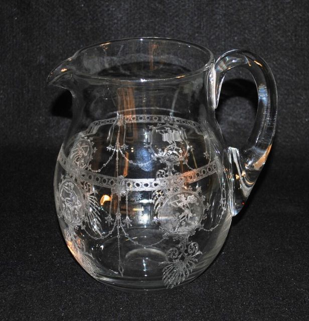 Heisey "Pied Piper" Water Pitcher