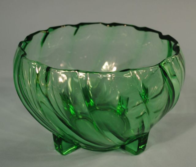 Heisey Moongleam "Twist" Nasturtium Bowl