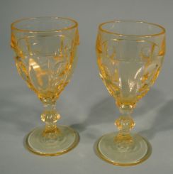 2 Heisey Sahara "Old Sandwich" Claret Stems